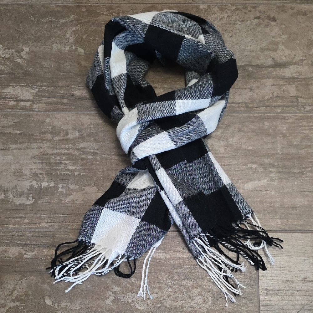 Nollie Black and White Plaid Scarf